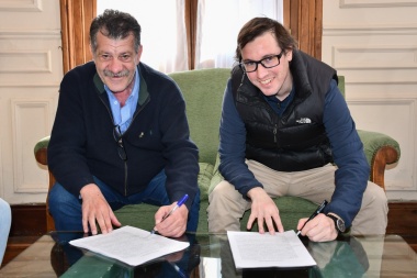 Barenghi firmó la aquisición de seis nuevos lotes por parte de CONBRA SA en el Parque Industrial
