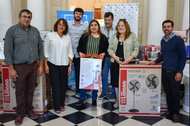 Con apoyo provincial, se entregó equipamiento para instituciones educativas