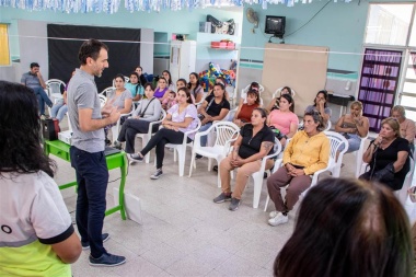 Municipio comenzó con charlas en jardines de infantes y entrega de cascos