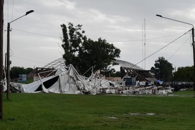 Fuerte tormenta causó daños en Bragado y hay alerta meteorológico para 15 distritos de la Cuarta