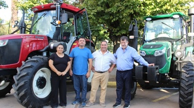 El municipio presentó los nuevos tractores para Mechita, O'Brien y Comodoro Py