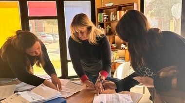 Más de 130 jóvenes del distrito recibieron becas municipales para seguir estudiando