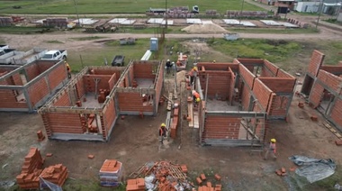 Avanza la construcción de 54 viviendas en Alberti con apoyo provincial
