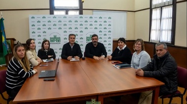 Acuerdan incremento del 6% para municipales de Rivadavia
