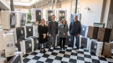 Entregaron 50 calefactores a escuelas del distrito