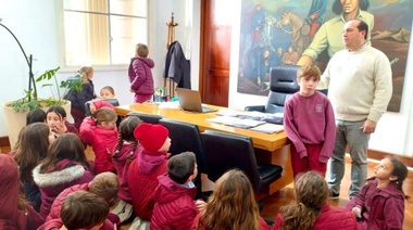 Recoulat habló sobre la educación en Trenque Lauquen con alumnos de quinto grado