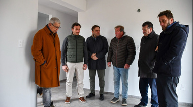 Barenghi y autoridades provinciales recorrieron obras de viviendas en Bragado