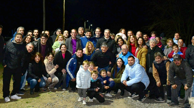 Golía encabezó la inauguración de siete nuevas cuadras de luces LED, uniendo el acceso Elguea Román con el predio deportivo de Racing Club