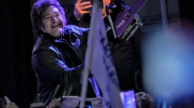 "Bienvenido presidente del hambre", el peronismo de Junín espera a Milei