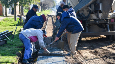 Comenzó el plan de 39 cuadras de cordón cuneta