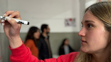 Recorren escuelas secundarias para detectar situaciones problemáticas en jóvenes