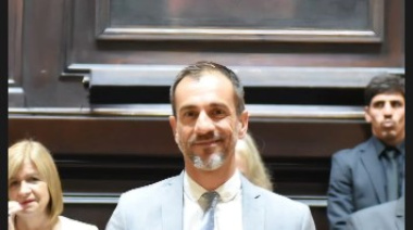 Petrecca y Arata recibieron sus diplomas como senadores