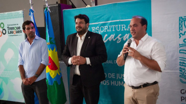 Recoulat y Mena entregaron 400 escrituras y destacaron la garantía del derecho a la propiedad