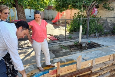 La intendente de Nueve de Julio supervisó avances en la pileta del CEC 801