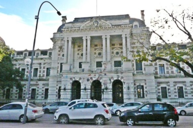 Paritarias: acuerdo de Provincia con los estatales por un aumento de 9% en dos tramos