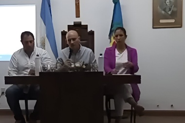 En defensa de la provincia y duro con Milei, Lago trazó ejes de gestión