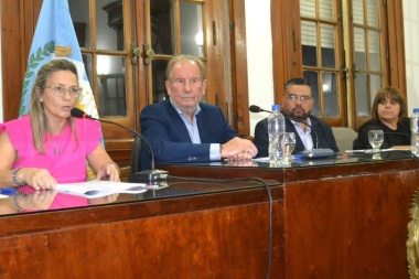 Gentile abrió sesiones con anuncios y un mensaje de unidad