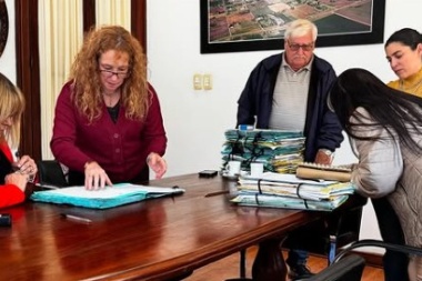 Más familias de General Arenales firmaron la escritura de su vivienda