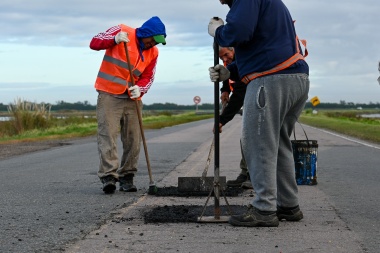 Ante ausencia del gobierno, municipio de la cuarta bachea una ruta nacional