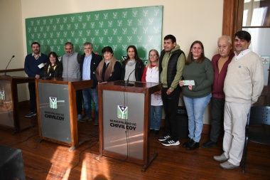 Britos entregó una suma total de $4.126.299 a cuatro instituciones educativas de Chivilcoy
