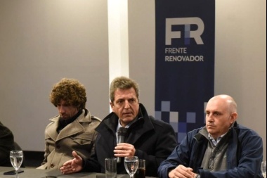 Massa reúne a sus intendentes en medio del fuego cruzado del peronismo