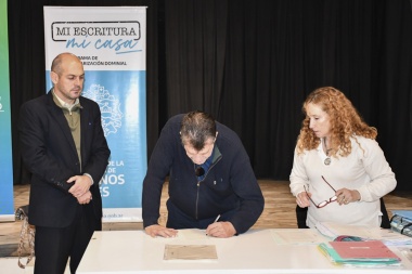 Con respaldo de la Provincia, se llevó a cabo una nueva jornada de firma de escrituras