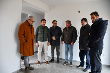 Barenghi y autoridades provinciales recorrieron obras de viviendas en Bragado