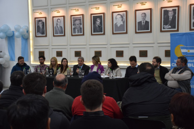 Presentaron programas y líneas de crédito para emprendedores, productores y PyMEs
