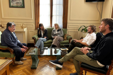 Después del "acá no", Barenghi recibió a concejales electos LLA