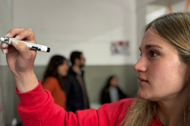 Recorren escuelas secundarias para detectar situaciones problemáticas en jóvenes