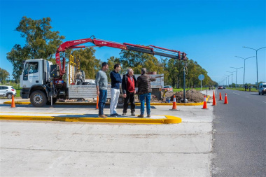 Petrecca recorrió obra de semaforización y cuestionó a provincia