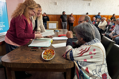75 familias de General Arenales firmaron sus títulos de propiedad