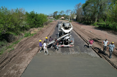 Avanza la pavimentación del camino al segundo parque industrial de Alberti