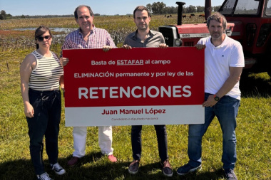 Juan Manuel López sobrevoló zonas inundadas en el noroeste