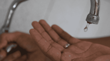 Otra vez fallas con el agua de red: exigen obras a ABSA desde el Concejo Deliberante