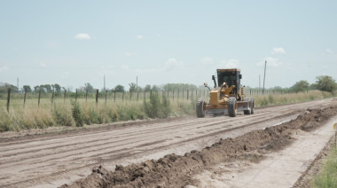 Recoulat recorrió obra de cordón cuneta en la localidad de 30 de Agosto
