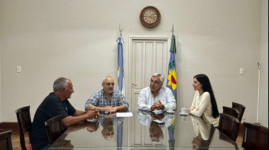 Villegas: firmaron el contrato para una obra de cordón cuneta en Piedritas