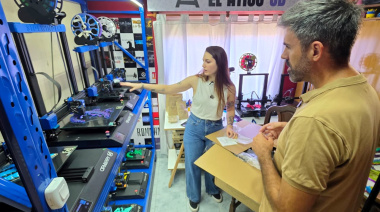 Fiorini mostró la política de microcréditos con una emprendedora local