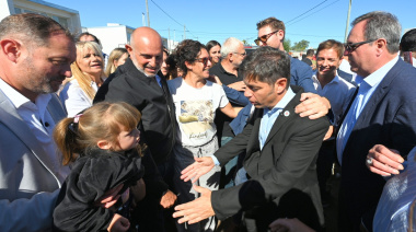 Guerrera cruzó al Gobierno nacional y destacó la entrega de viviendas en Lincoln