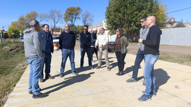 Avanza la pavimentación del acceso al Sector Industrial Planificado II en Alberti