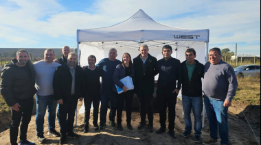 Entregaron carpetas de posesión de terrenos a 34 familias en Chacabuco
