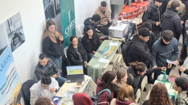 Cientos de jóvenes participaron de la Feria de Educación y Empleo