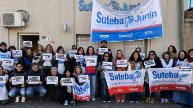 Docentes de Junín reclamaron paritarias y denunciaron el ajuste en educación