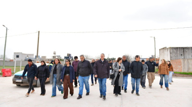 Golía inauguró nuevas cuadras de pavimento en el barrio Procrear y anunció la continuidad de la obra