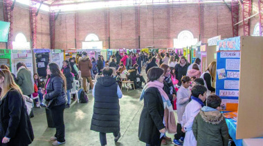 Feria de Ciencias: el Municipio respondió a las críticas al FR y defendió su política educativa