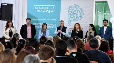 Britos acompañó a 209 familias de Chivilcoy en la firma de escrituras de sus viviendas