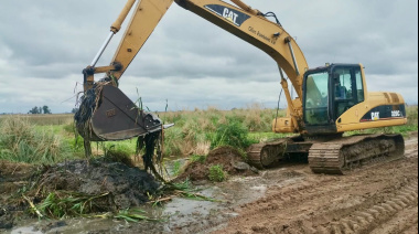 Tras acumular 220 milímetros de agua, Nueve de Julio desplegó operativos de desagote en Facundo Quiroga y Dennehy
