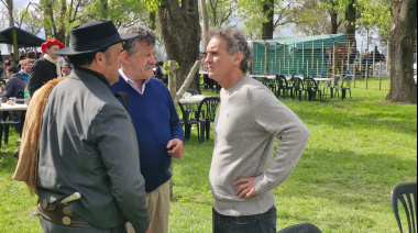 Katopodis recorrió fiestas populares de la cuarta mientras se anota en la carrera por la Gobernación