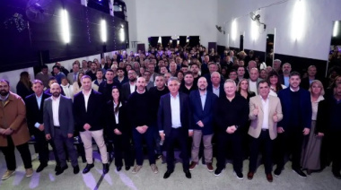LLA juntó a sus concejales y arengó: "vamos a pintar de violeta la provincia"