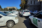 Taxistas se movilizaron en Junín y exigieron reglas claras frente a Uber
